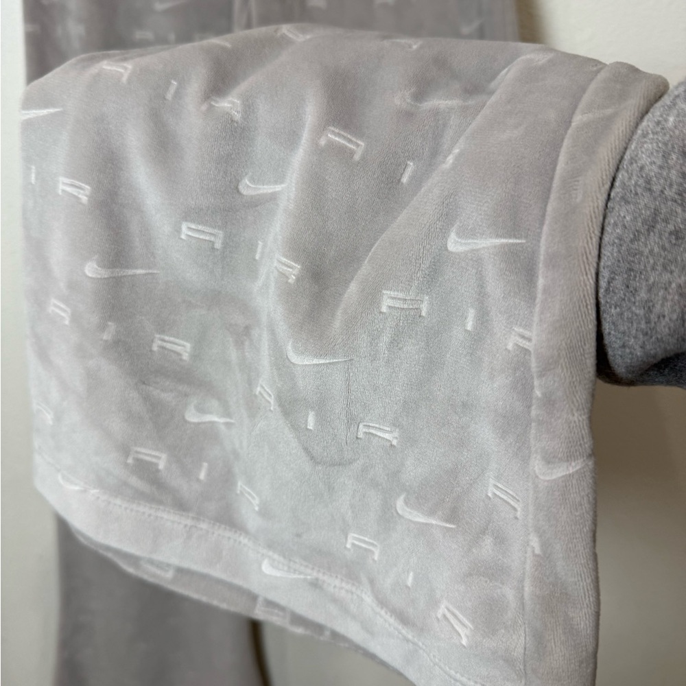 Nike Air Velvet Bell Bottom Sweatpants Size S Gray Velour Y2K Lounge Pants - Picture 5 of 6